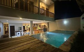 Taman Giri House 3 Bedrooms Nusa Dua